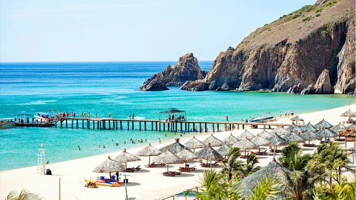 Ky Co and Eo Gio combine clear water, rocky cliffs and coastal views on a day trip from Quy Nhon (Source: Bao Anh Viet Nam)