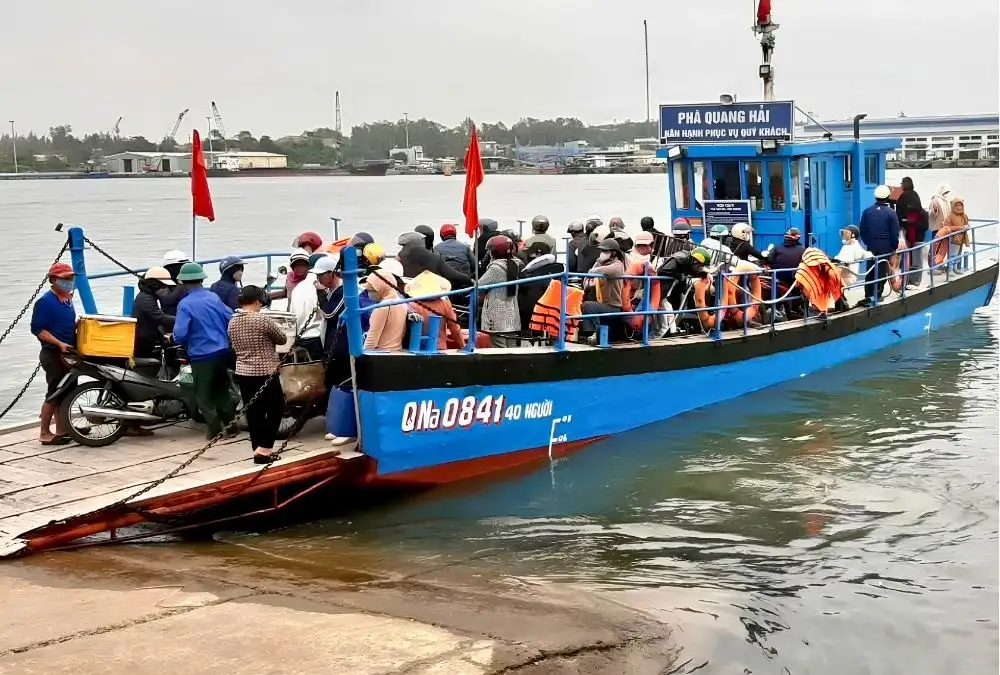 Ferry fares depend on the crossing (Source: Dan Toc va Phat Trien)