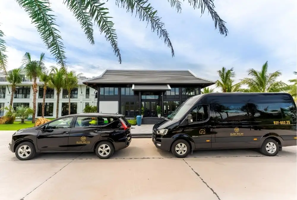 Bliss Hoi An offers private airport transfers from 375,000 VND, with larger vehicles for wedding groups