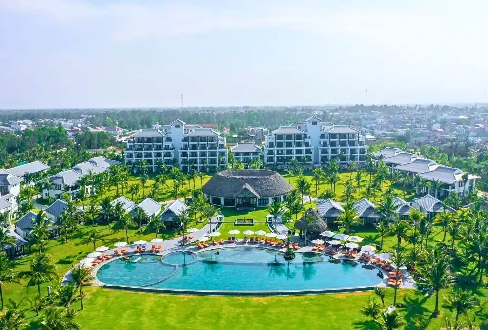 Private Tours from Hoi An Beach Resorts: Discover Central Vietnam from Bliss Hoi An