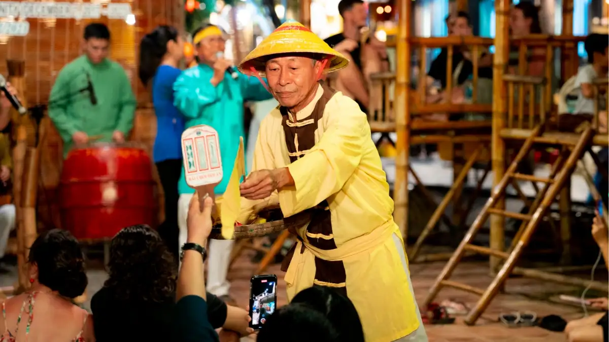 Bai Choi performances showcase Hoi An’s folk culture through music, singing, and games (Source: hoianworldheritage.org.vn)