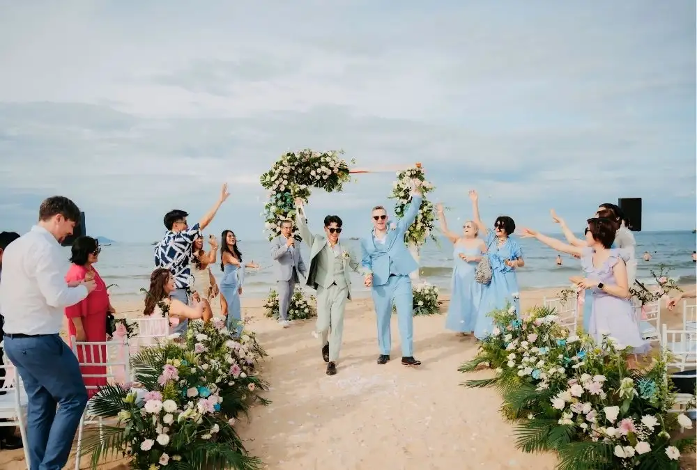 Daniel & Kieran: A wedding memory where traditions meet the sea