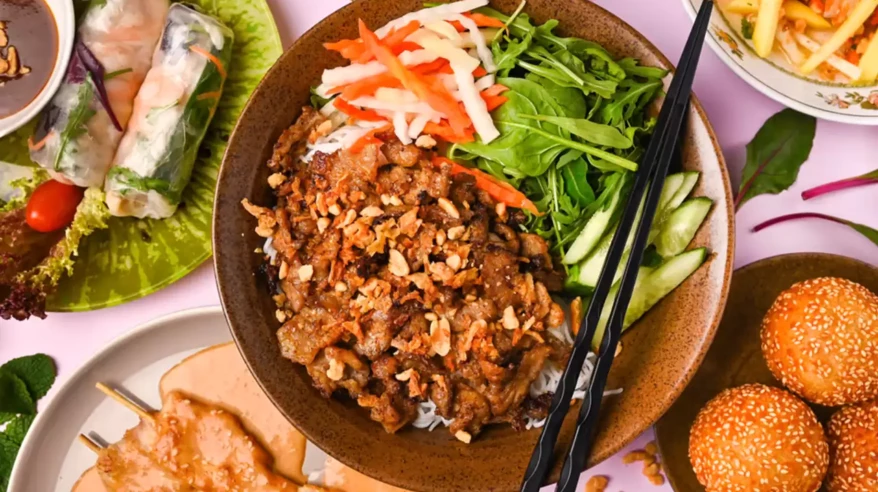 Hoi An old and street food