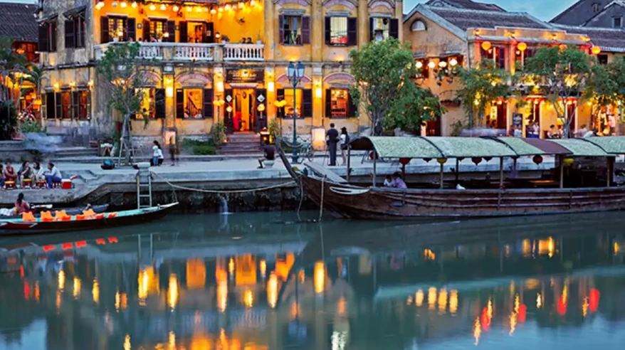 Hoi An old and street food