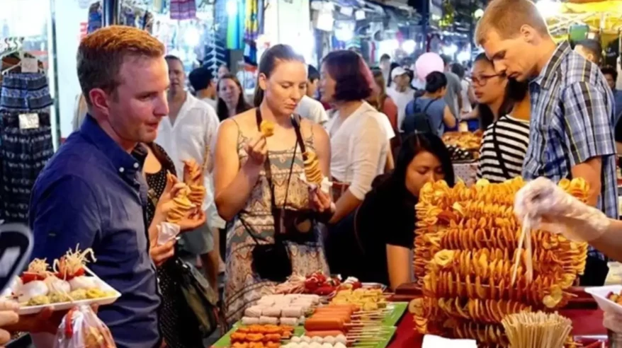 Hoi An old and street food